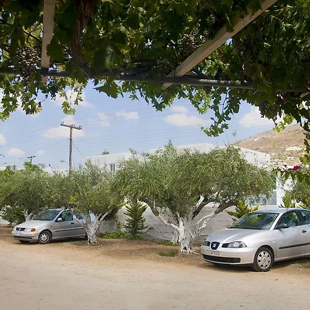 道基萨酒店 2* Páros